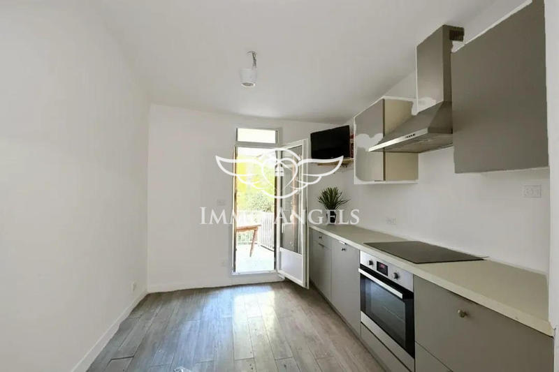 Appartement - 92 m² - 5 pièces