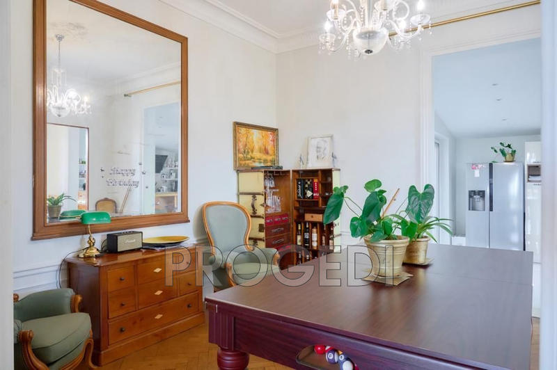 Maison de ville - 271 m² - 8 pièces