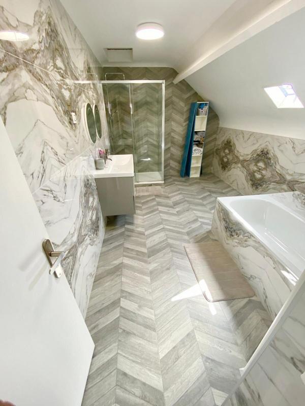 Maison - 230 m² - 7 pièces