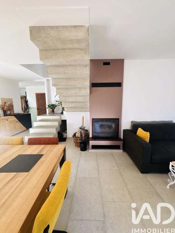 Maison - 107 m² - 5 pièces