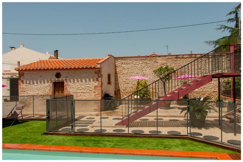 Mas - 320 m² - 17 pièces