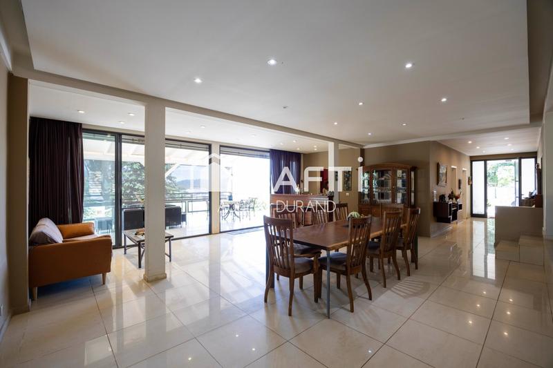 Villa - 254 m² - 8 pièces