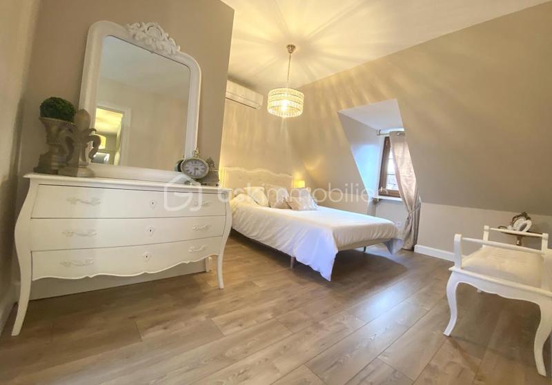 Pavillon - 155 m² - 7 pièces