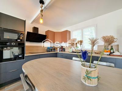 Maison - 95 m² - 3 pièces