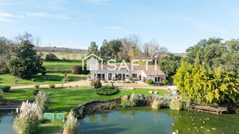 Maison - 278 m² - 8 pièces