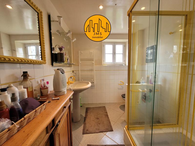 Maison - 275 m² - 11 pièces