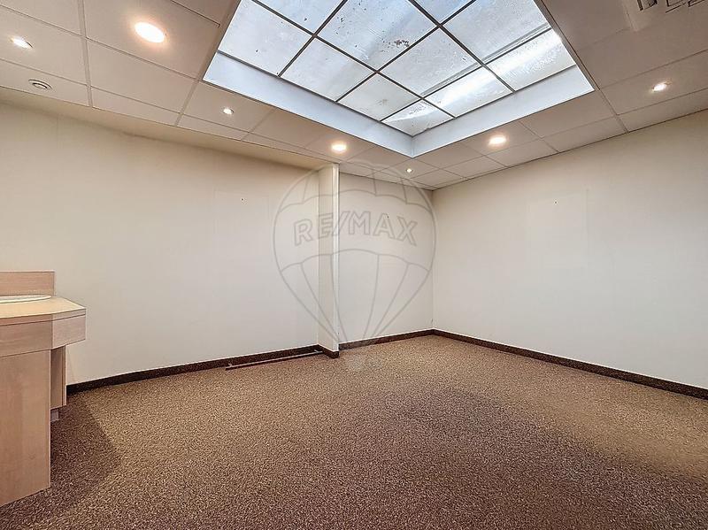 Local commercial - 70 m² - 4 pièces