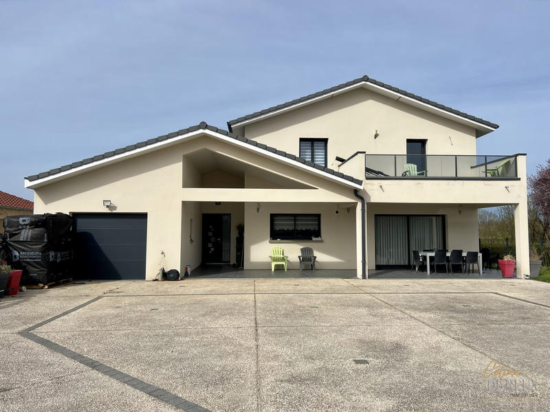 Maison - 183 m² - 7 pièces