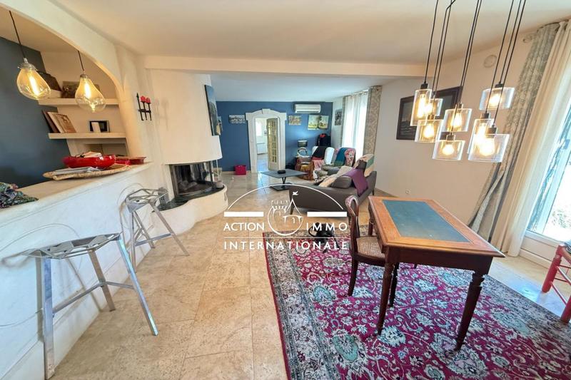 Maison - 252 m² - 8 pièces