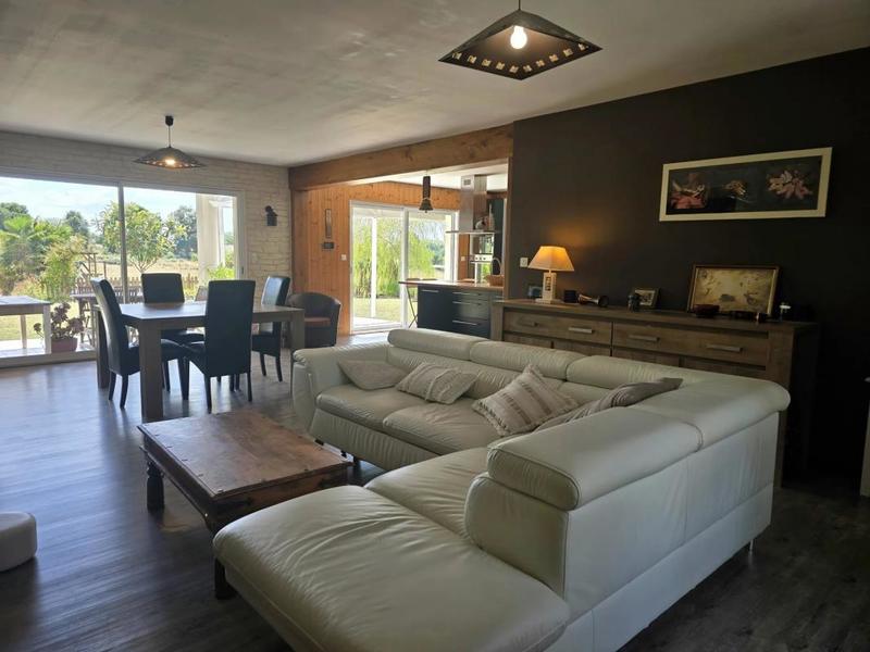 Maison - 207 m² - 9 pièces