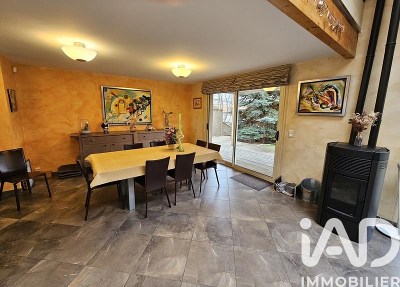 Maison - 215 m² - 7 pièces