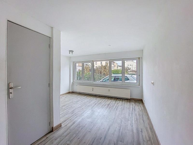 Local d'activités - 120 m² - 5 pièces