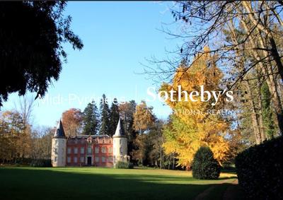 Château - 515 m² - 18 pièces