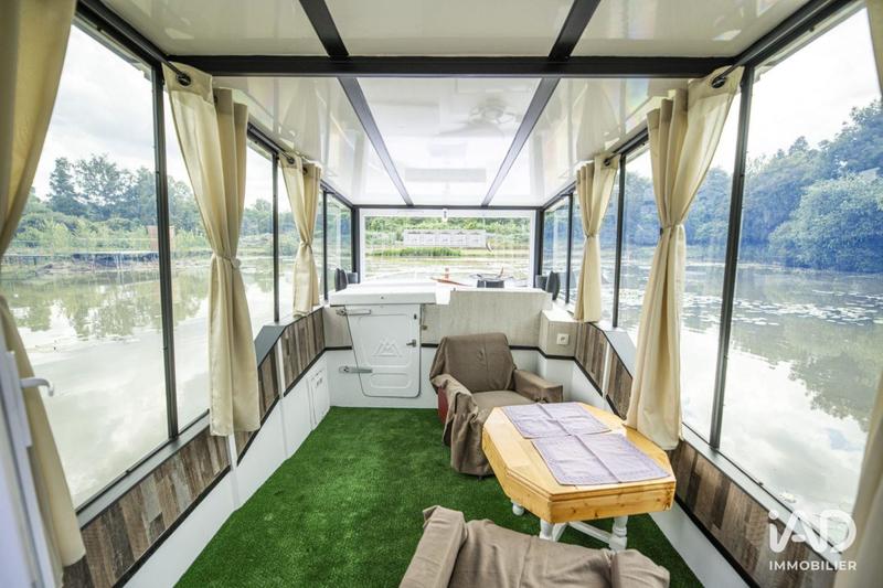 Local commercial - 22 000 m²