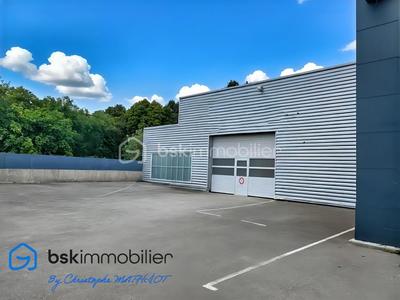 Entrepôt - 1 700 m² - 12 pièces