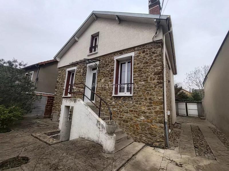 Maison - 90 m² - 5 pièces
