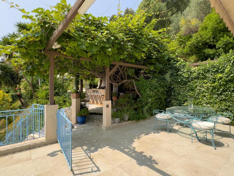 Maison - 204 m² - 6 pièces