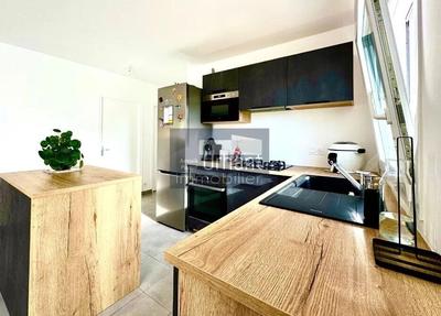 Maison - 95 m² - 6 pièces