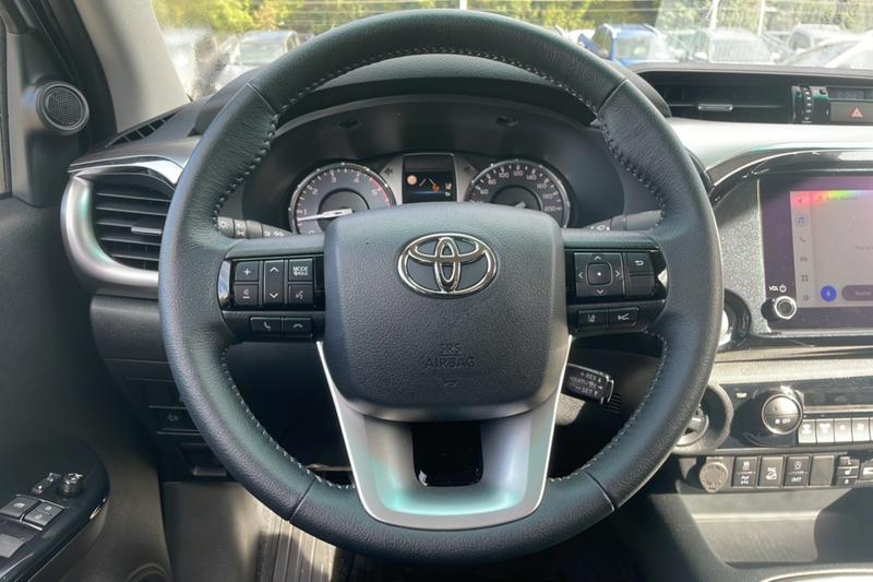Toyota Hilux 2.8 D4-D 204 Legende Tech