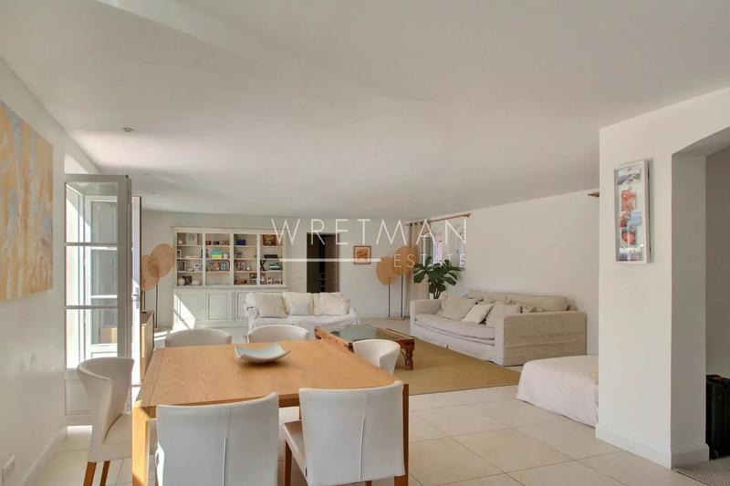 Villa - 225 m² - 6 pièces