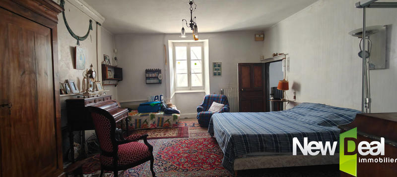 Demeure - 226 m² - 9 pièces