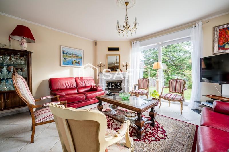 Villa - 208 m² - 6 pièces