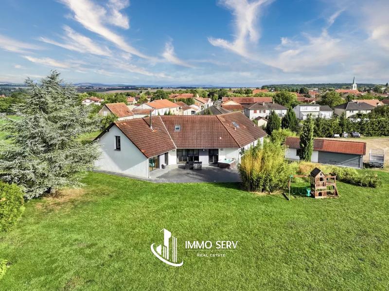 Maison - 245 m² - 9 pièces