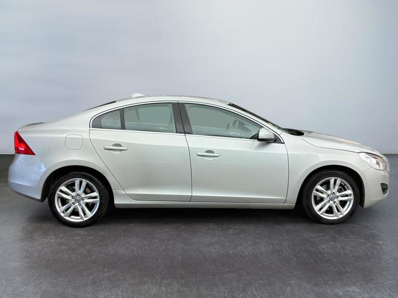 Volvo S60 DRIVe 115 ch Stop &amp; Start Momentum