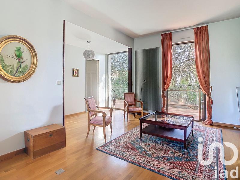 Maison - 260 m² - 10 pièces