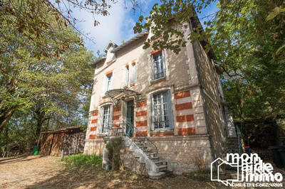 Maison - 230 m² - 10 pièces