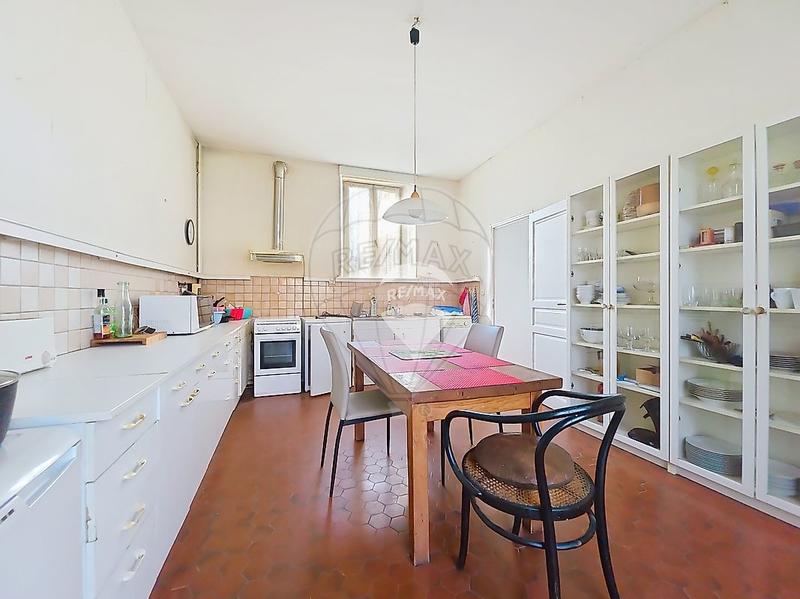 Maison - 246 m² - 8 pièces