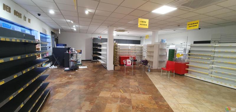 Local commercial - 390 m² - 2 pièces