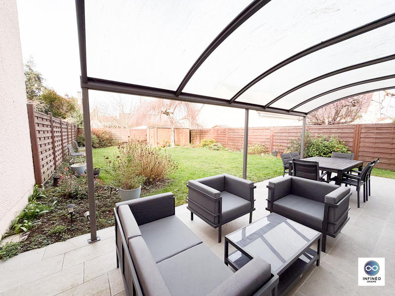 Maison - 107 m² - 6 pièces