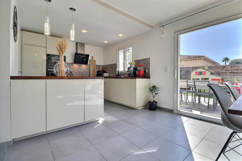 Maison - 86 m² - 4 pièces