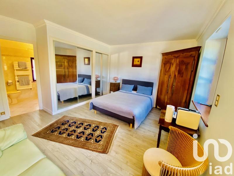 Maison - 301 m² - 11 pièces