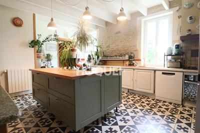 Maison ancienne - 225 m² - 8 pièces