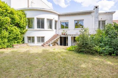 Maison d'architecte - 210 m² - 8 pièces