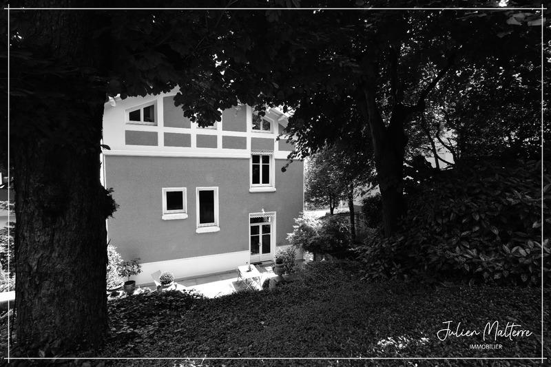 Maison bourgeoise - 211 m² - 8 pièces