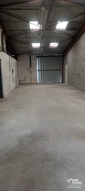 Entrepôt - 390 m²