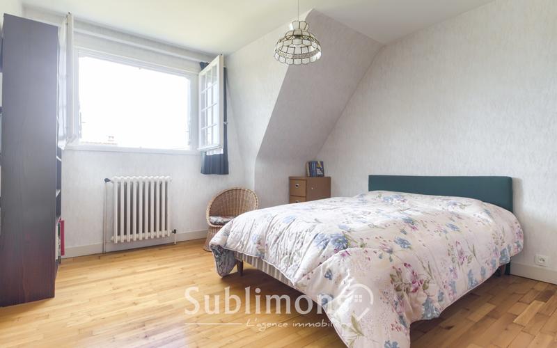 Maison traditionnelle - 144 m² - 8 pièces