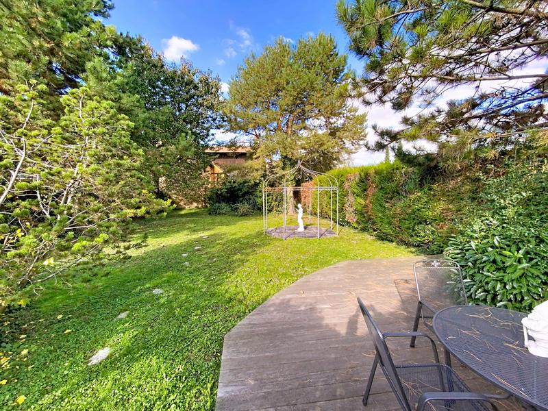 Maison - 333 m² - 11 pièces