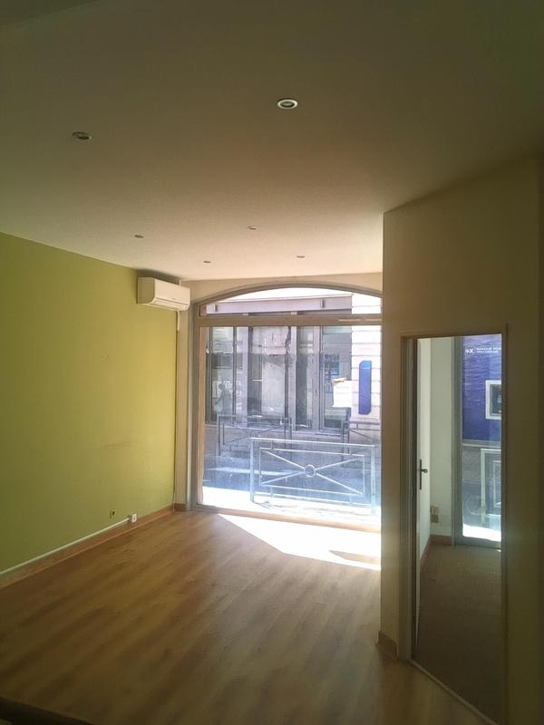 Local commercial - 135 m² - 5 pièces