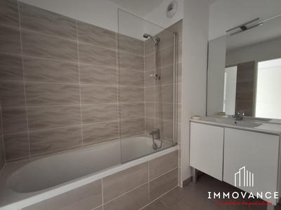 Appartement - 65 m² - 3 pièces