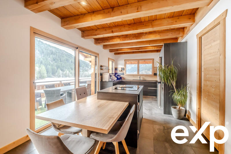 Châlet - 265 m² - 10 pièces