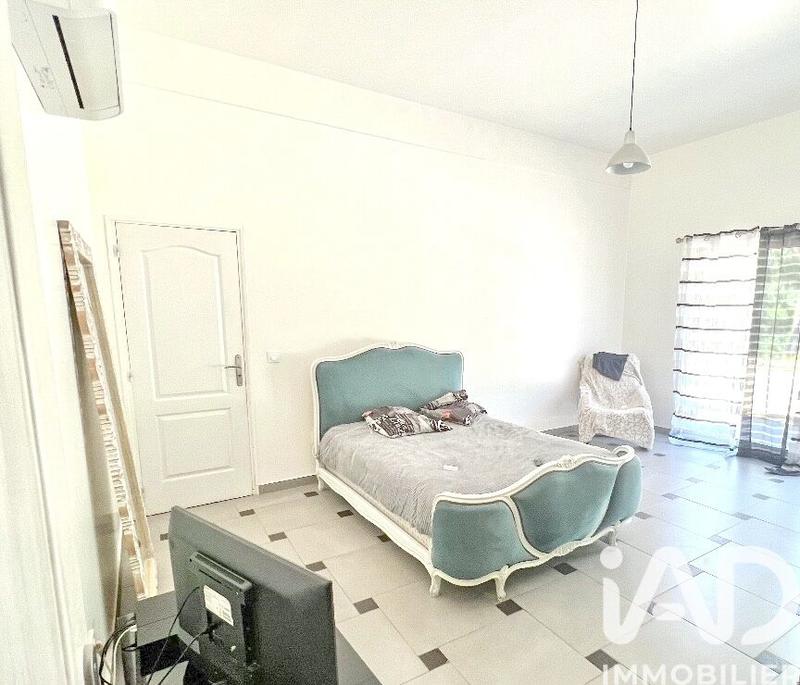 Maison - 240 m² - 7 pièces