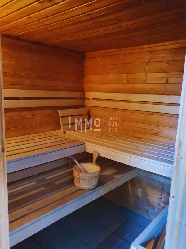 Châlet - 550 m² - 17 pièces