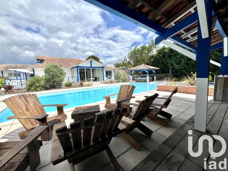 Maison - 256 m² - 11 pièces