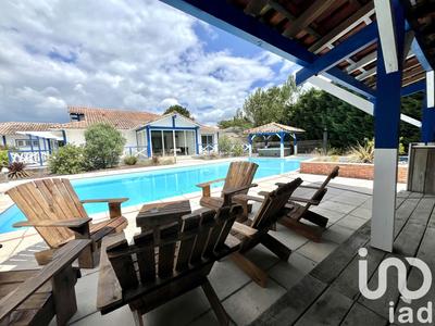 Maison - 256 m² - 11 pièces