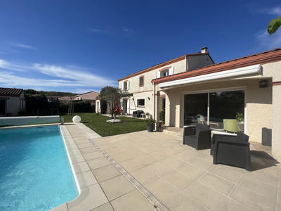 Villa - 192 m² - 8 pièces