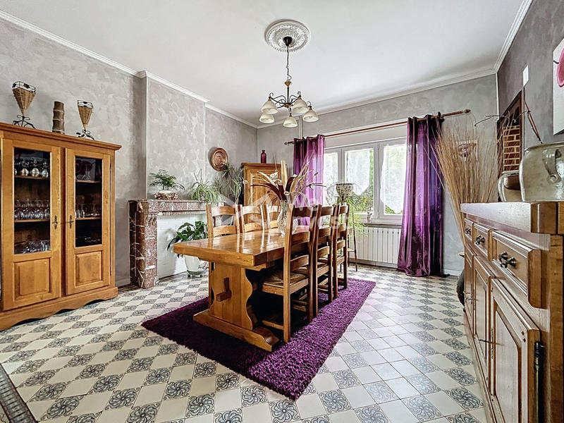 Maison - 204 m² - 7 pièces